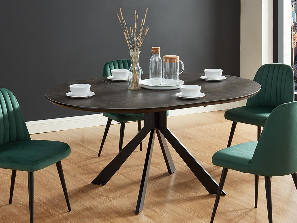 table en céramique dans un salon avec chaises